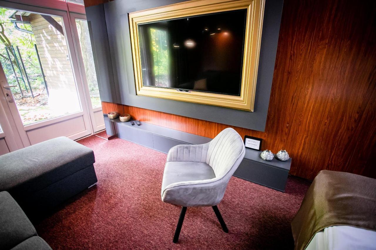 Motel1- A Megfizetheto Luxus! Dunaújváros Zewnętrze zdjęcie
