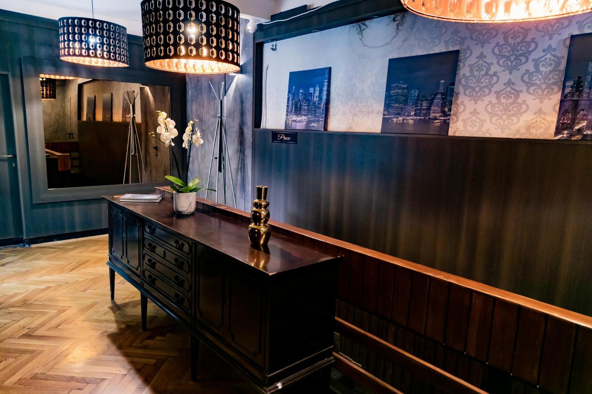 Motel1- A Megfizetheto Luxus! Dunaújváros Zewnętrze zdjęcie