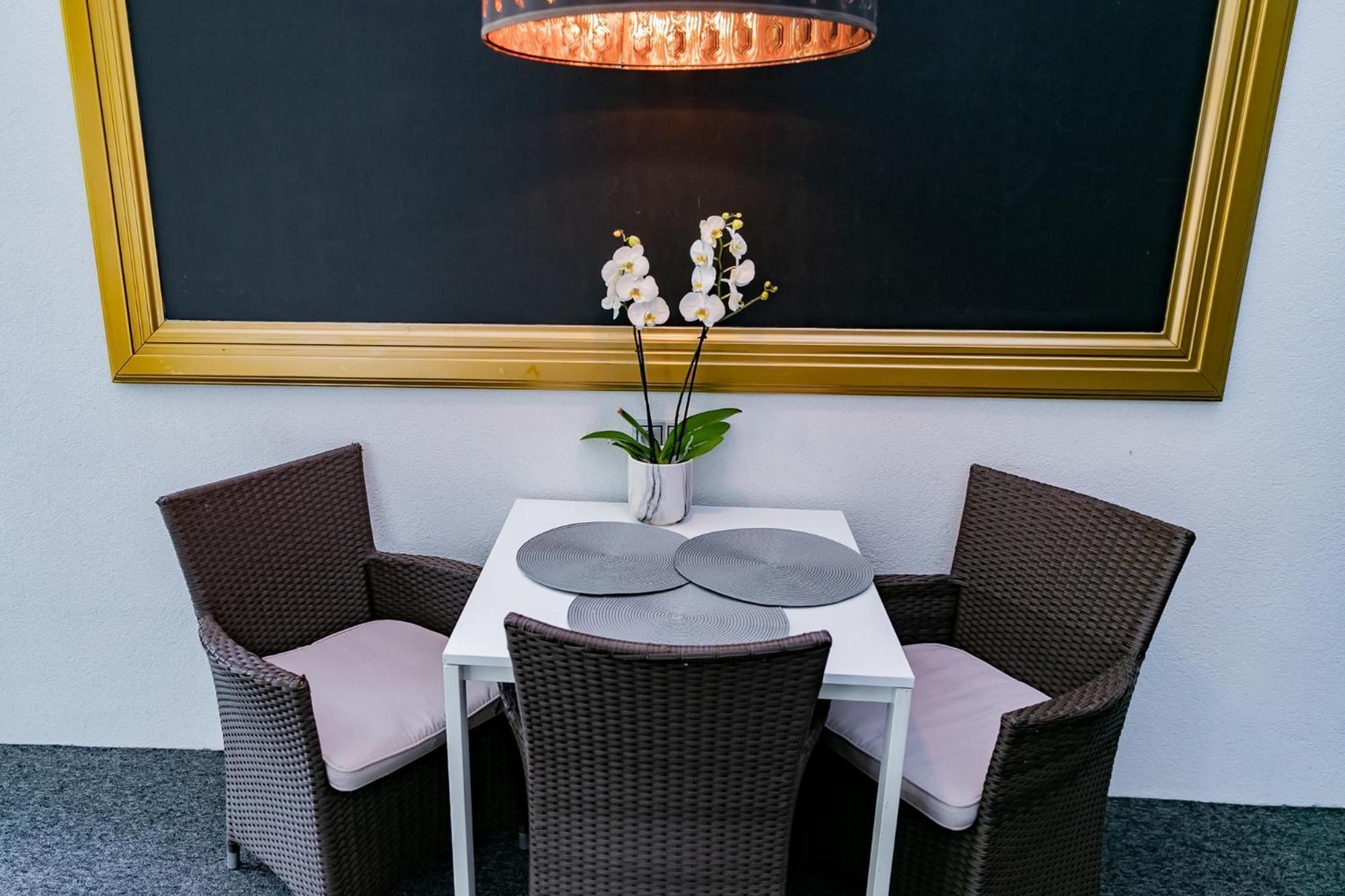 Motel1- A Megfizetheto Luxus! Dunaújváros Zewnętrze zdjęcie