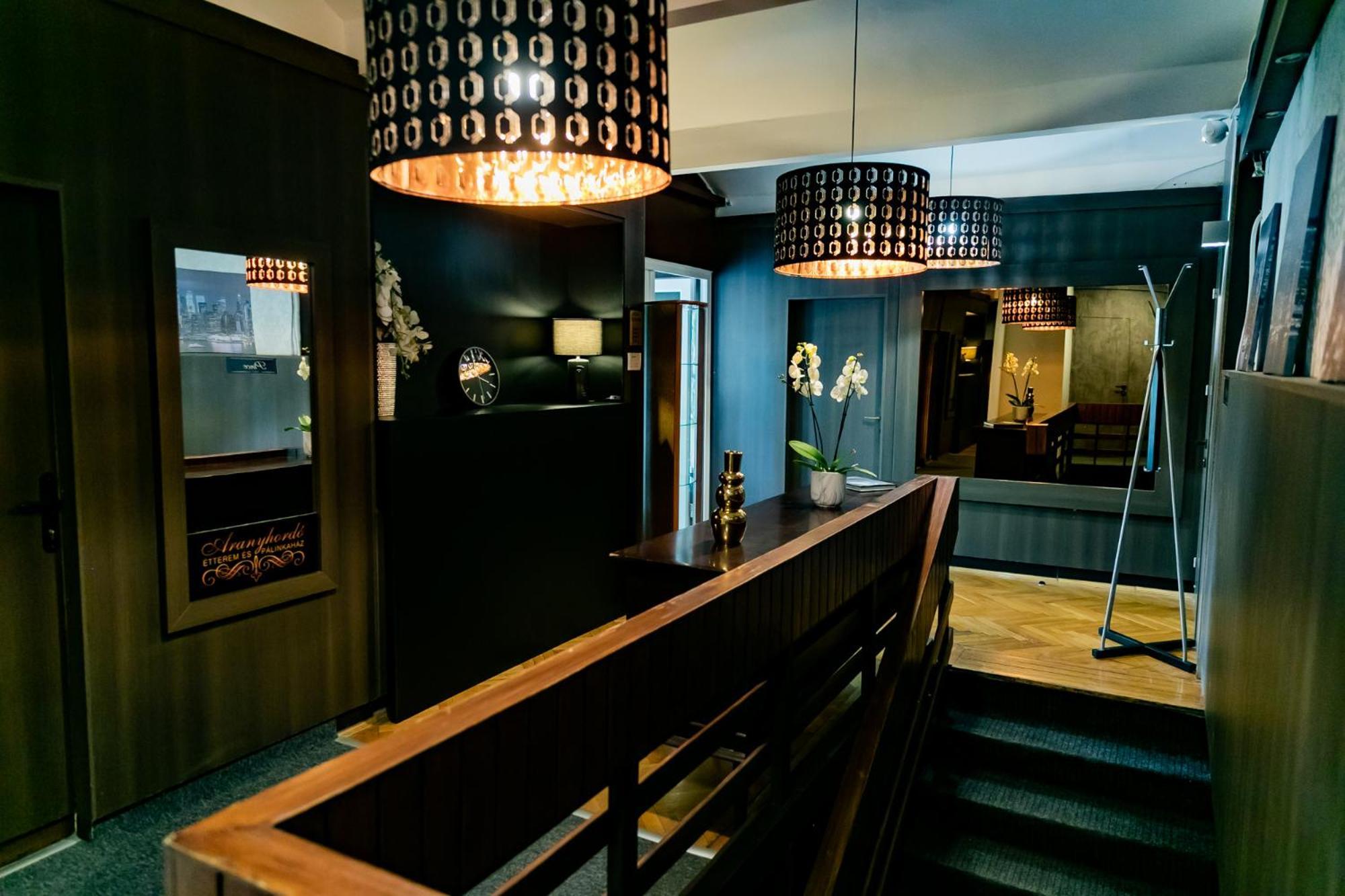 Motel1- A Megfizetheto Luxus! Dunaújváros Zewnętrze zdjęcie