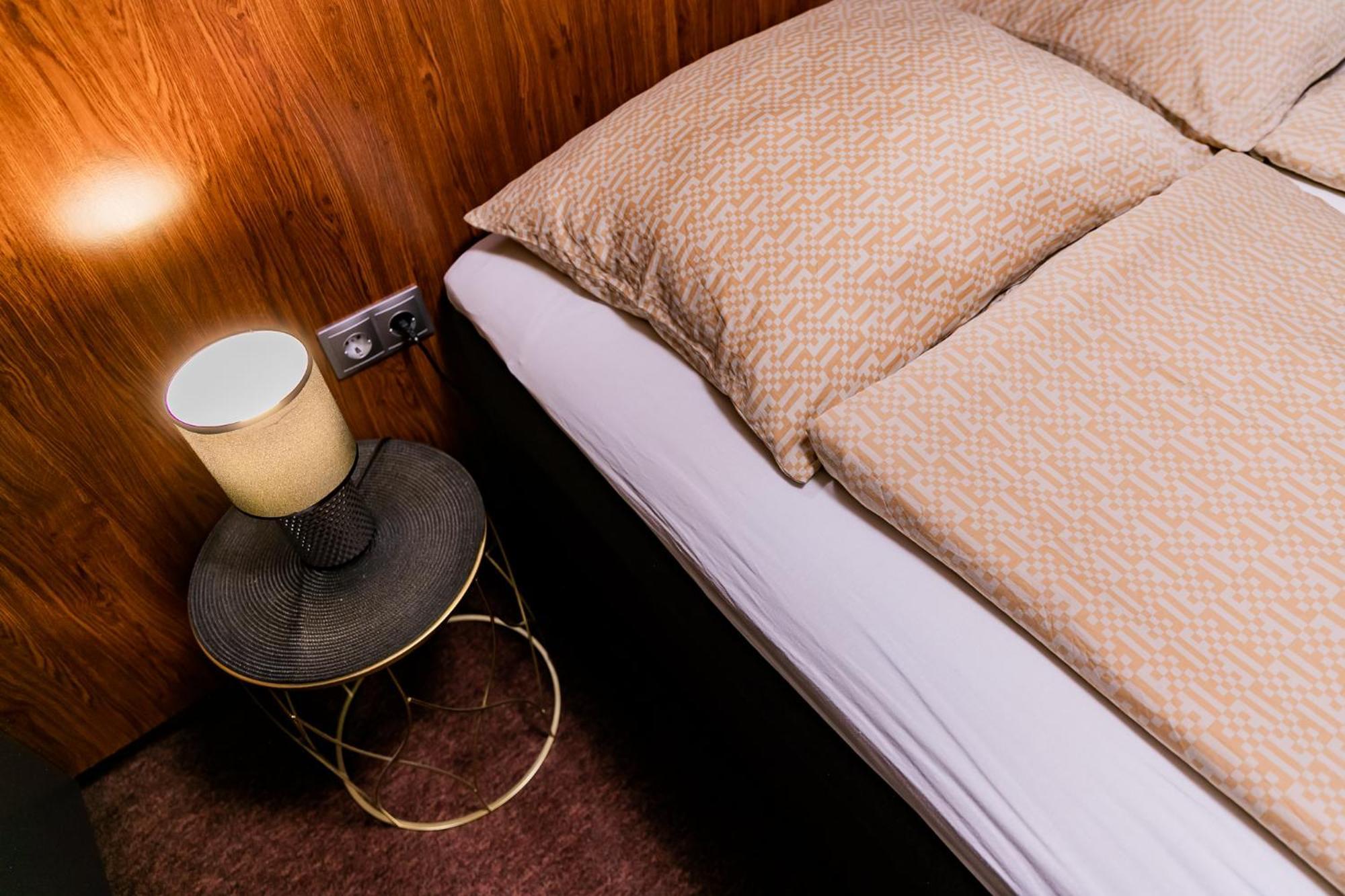 Motel1- A Megfizetheto Luxus! Dunaújváros Zewnętrze zdjęcie