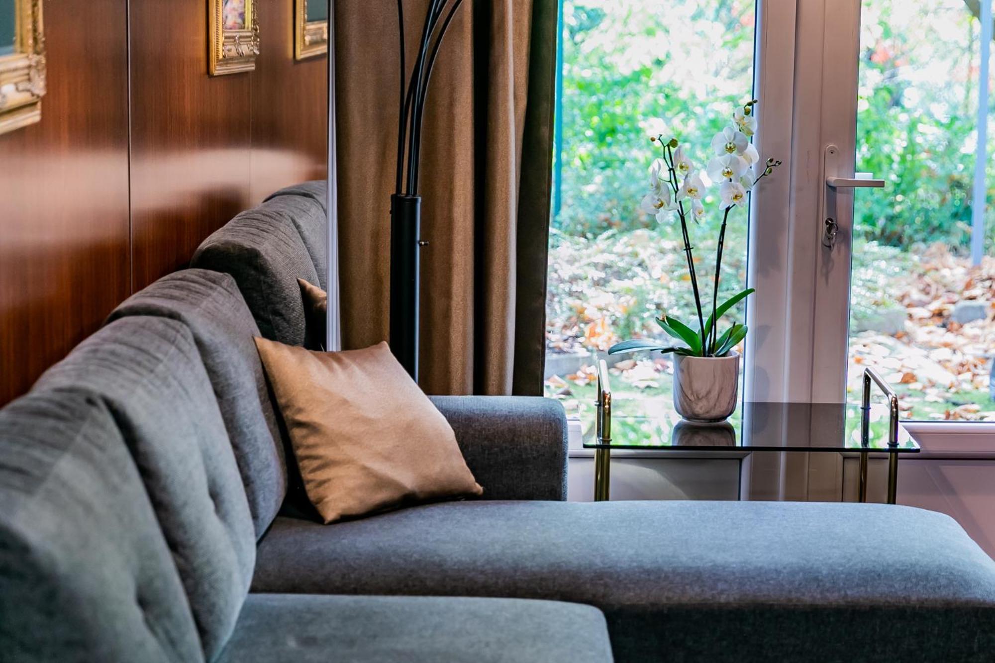 Motel1- A Megfizetheto Luxus! Dunaújváros Zewnętrze zdjęcie