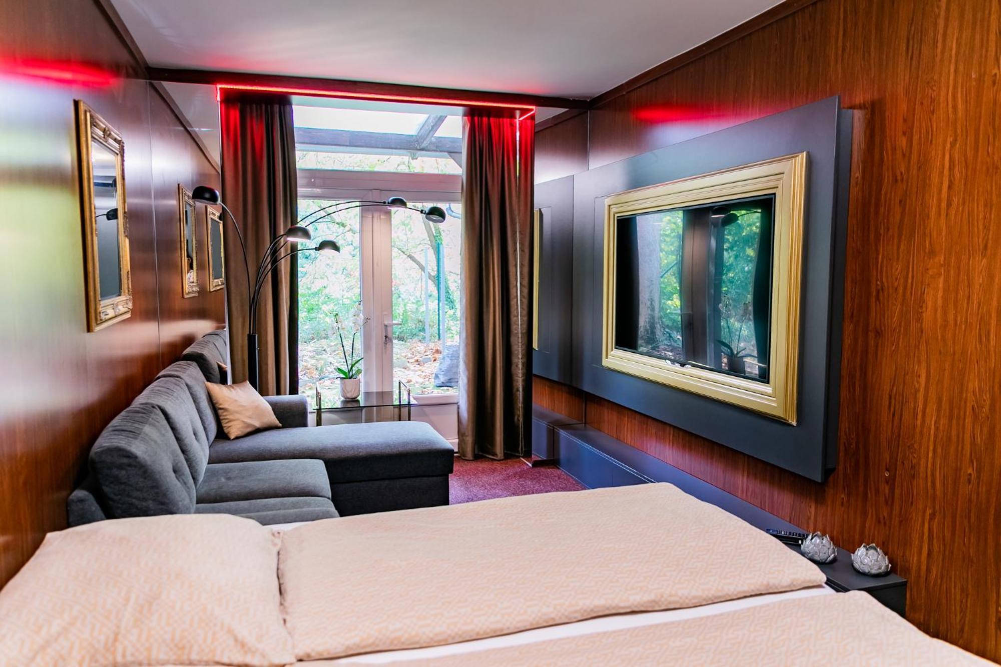 Motel1- A Megfizetheto Luxus! Dunaújváros Zewnętrze zdjęcie