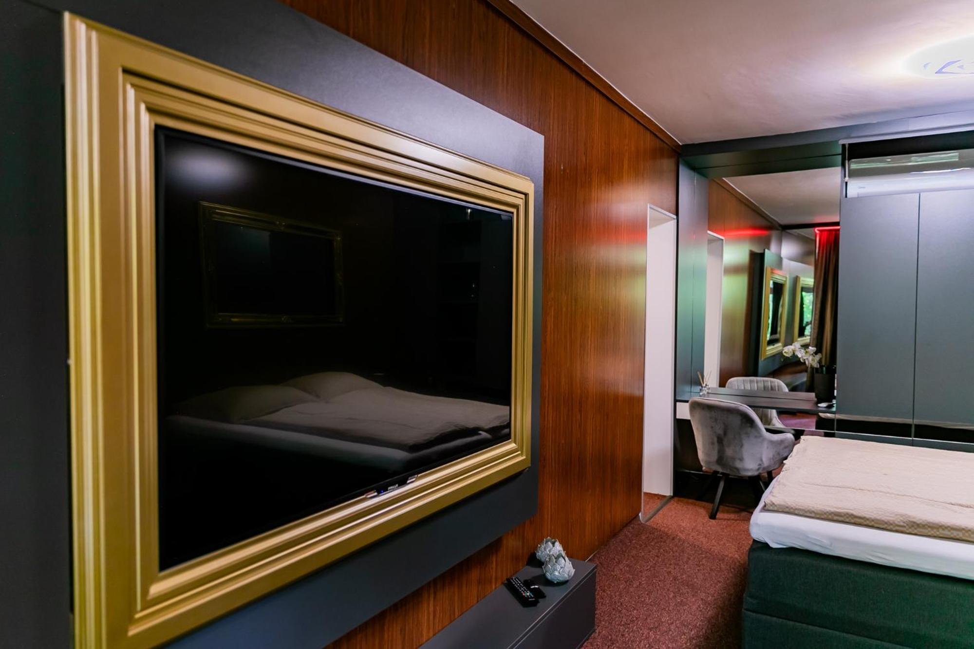 Motel1- A Megfizetheto Luxus! Dunaújváros Zewnętrze zdjęcie