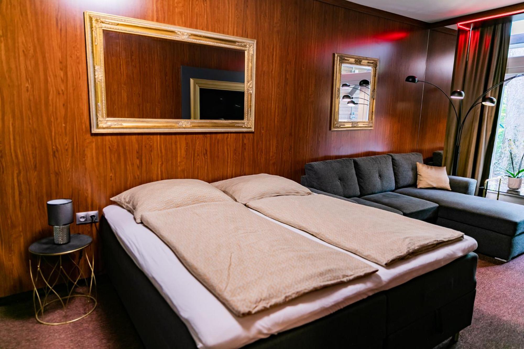 Motel1- A Megfizetheto Luxus! Dunaújváros Zewnętrze zdjęcie