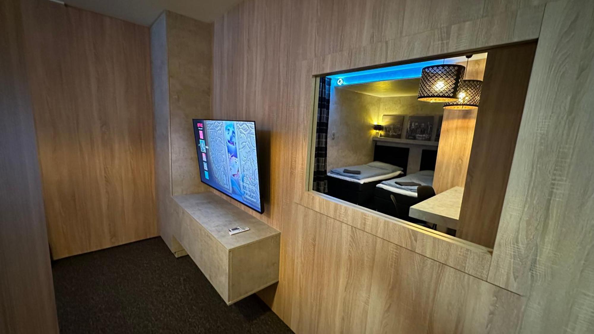 Motel1- A Megfizetheto Luxus! Dunaújváros Zewnętrze zdjęcie
